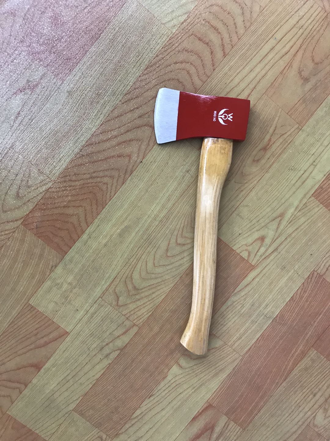axe with handle - Image 2