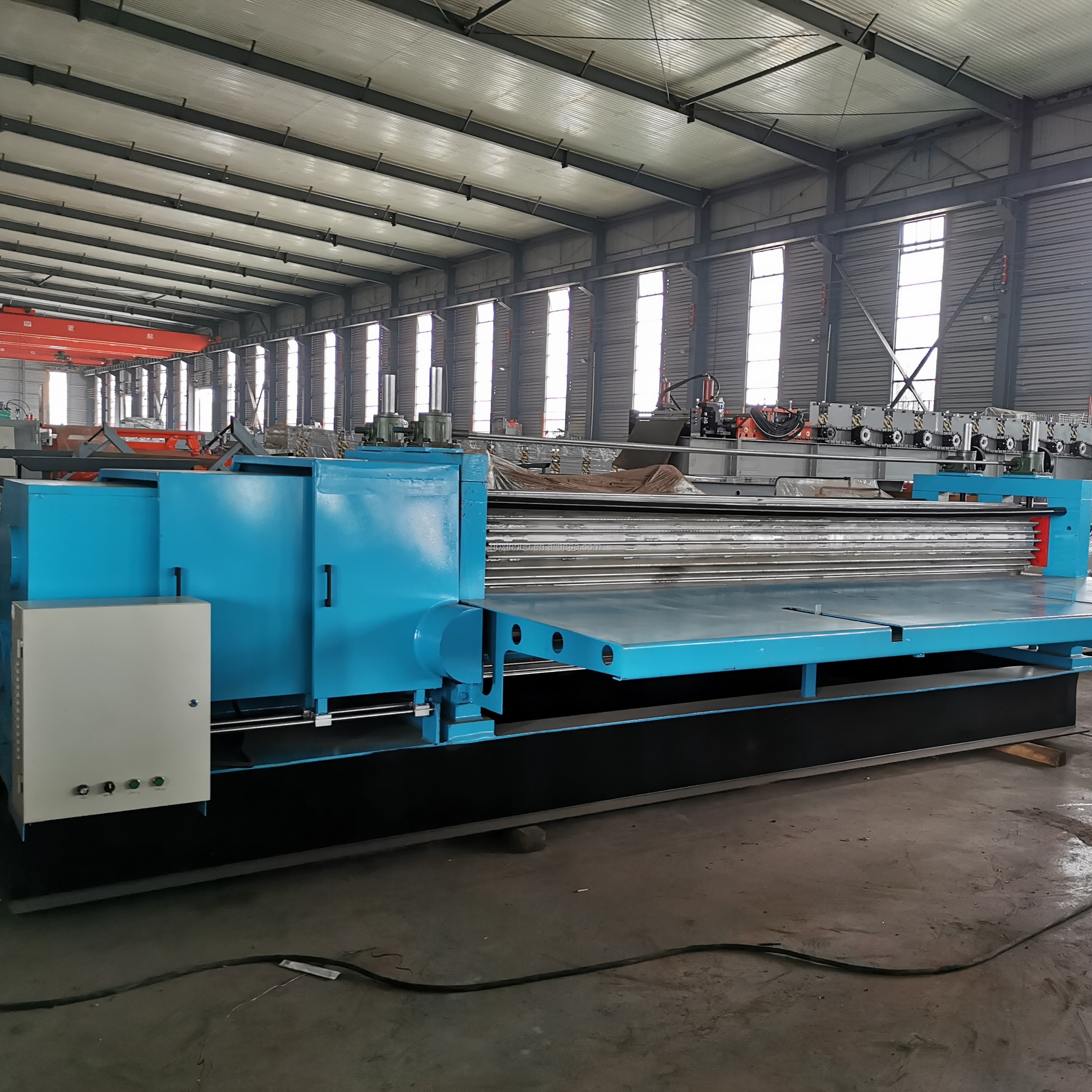 Industrial barrel-type corrugated sheet machine for mass production