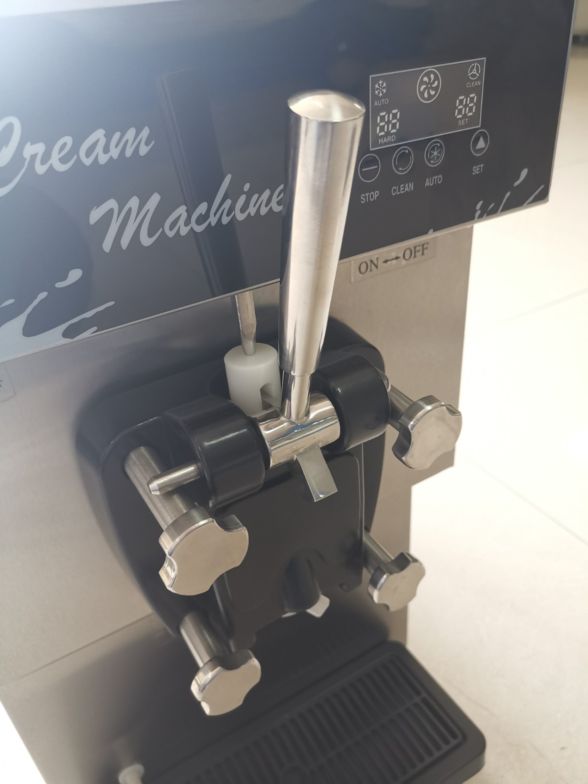 Commercial Soft Ice Cream Machine with Digital Controls