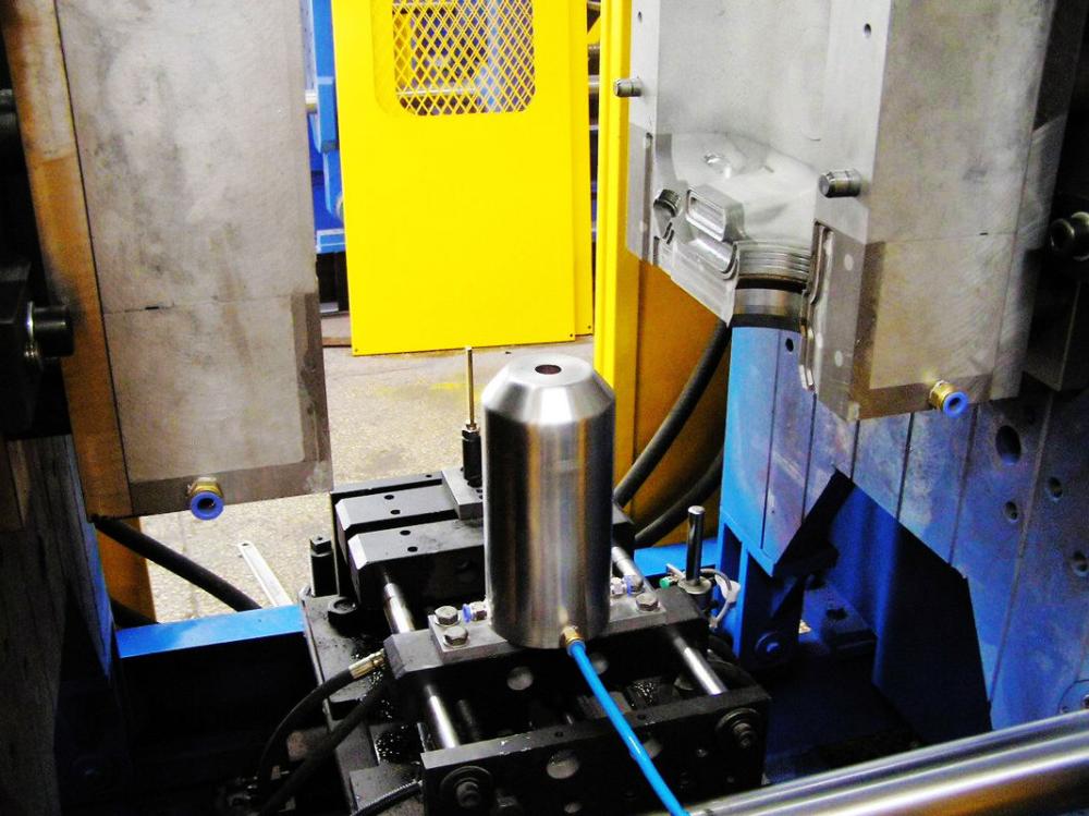 Blow molding machine - Image 3