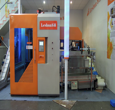 Double Layer Blow Molding Machine with In-Mold Labeling