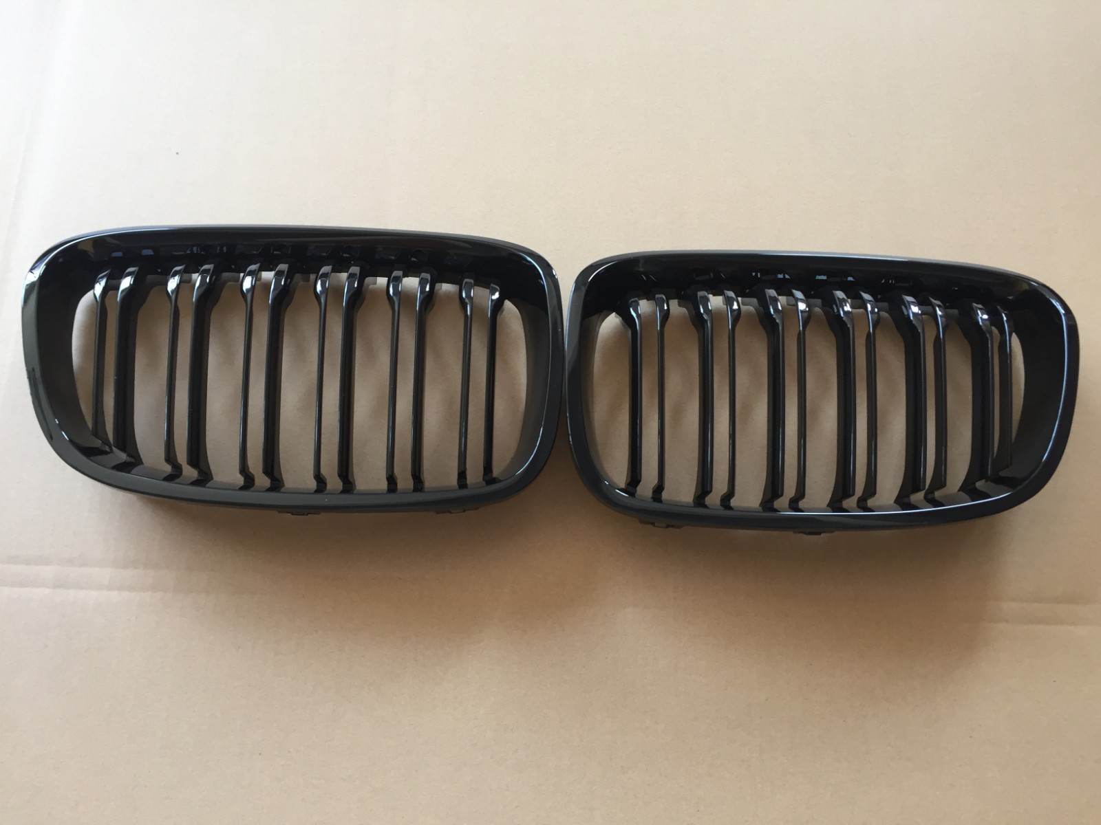 High-Gloss Black Double Slat Kidney Grille Set for BMW 1 Series F20 LCI 2015-2016