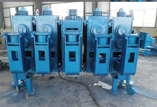 On-site spiral silo fabrication equipment