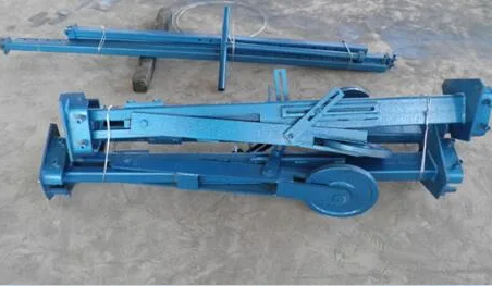 Steel silo with mechanical loading system