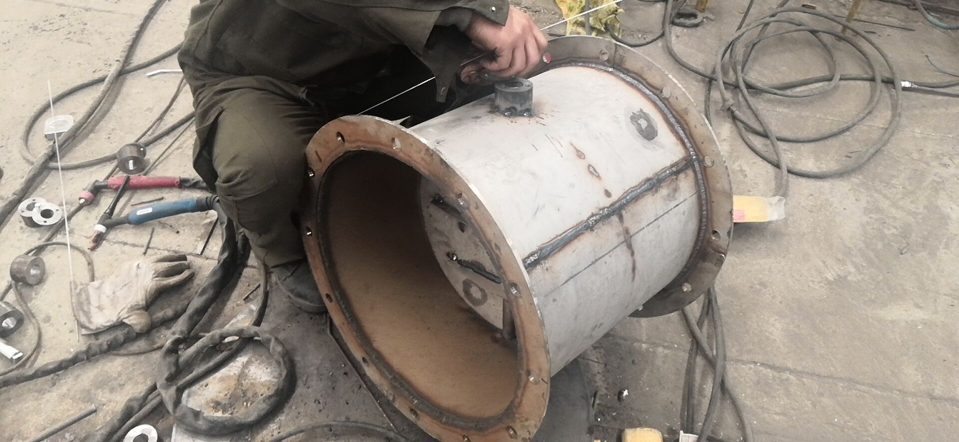 Boiler Center Cylinder - Image 3