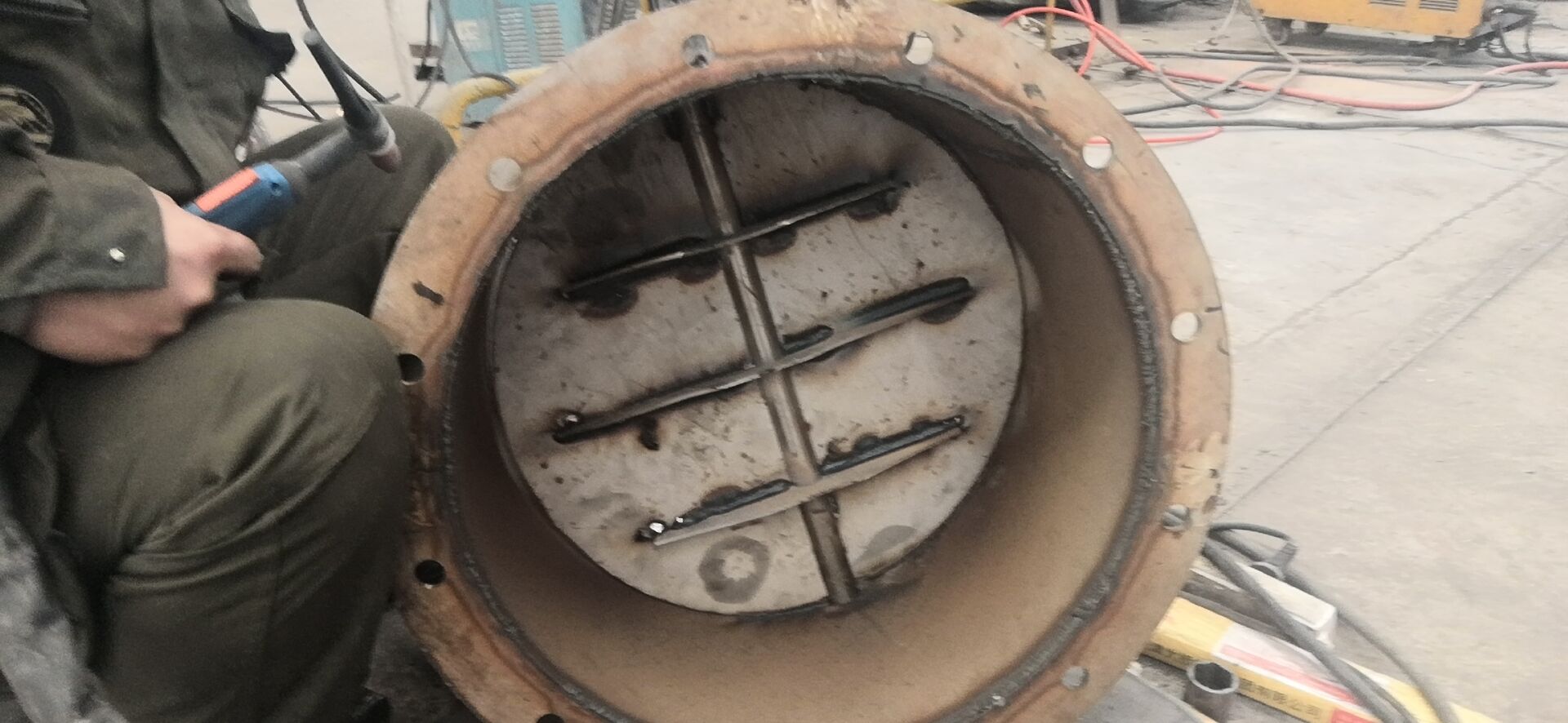 Boiler Center Cylinder - Image 2
