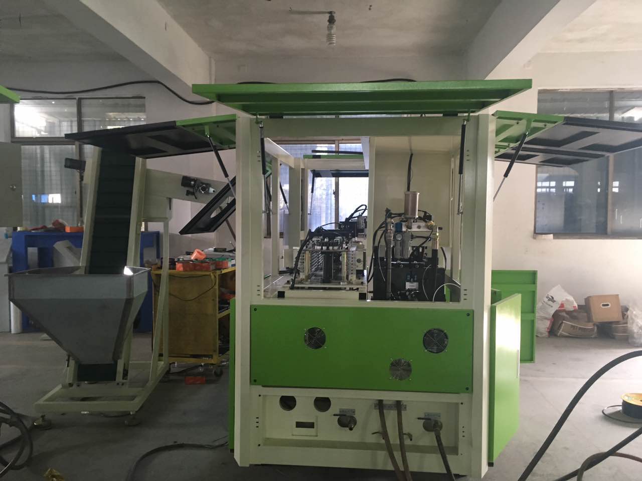 Bottle blowing machine - Image 2