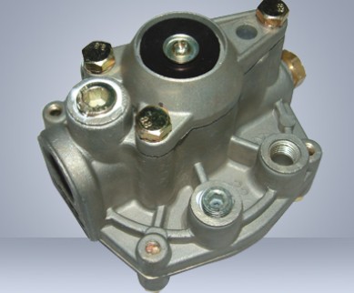 Pneumatic Brake Valve for Vehicle Braking Systems