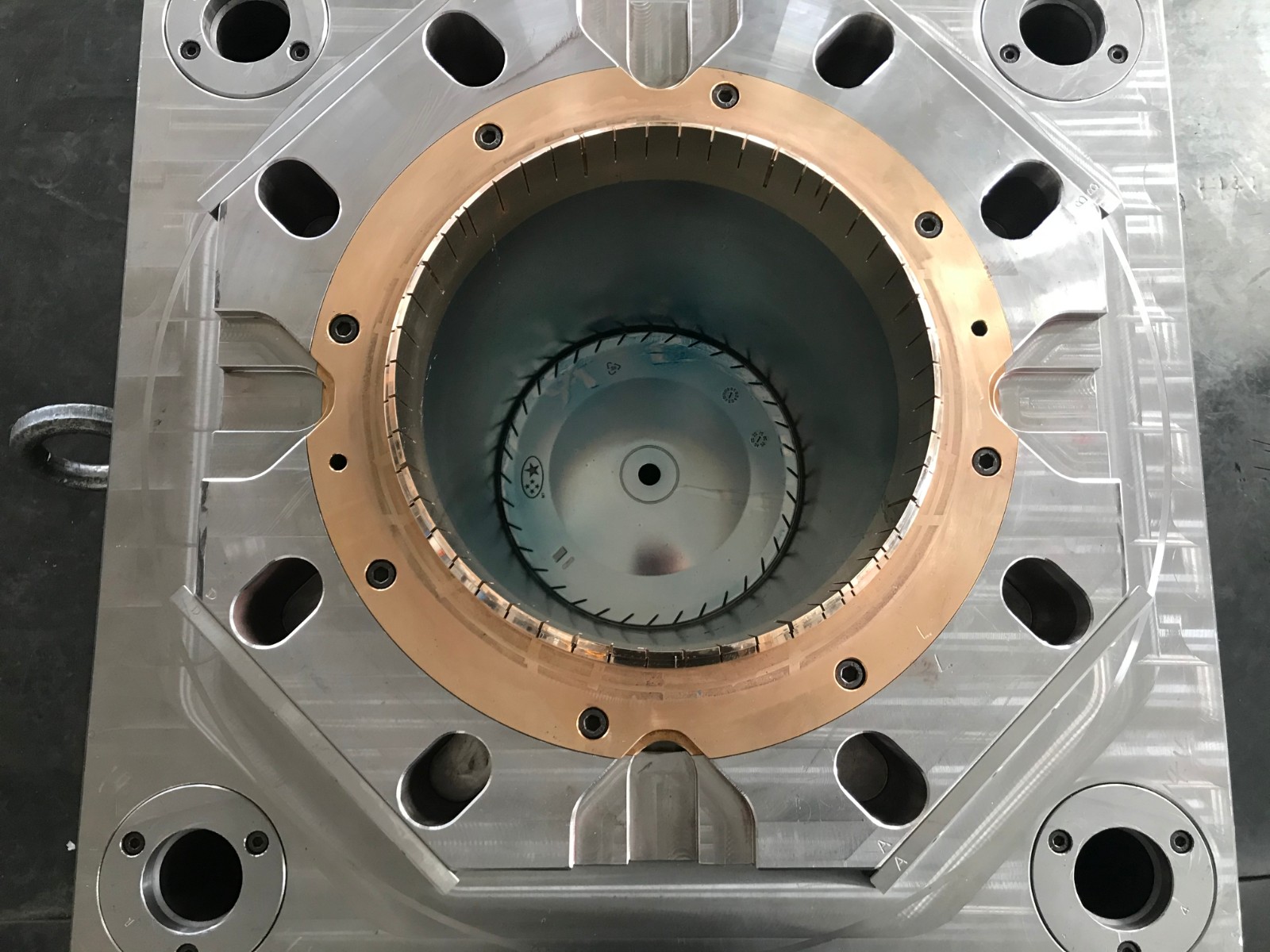 bucket mold - Image 3