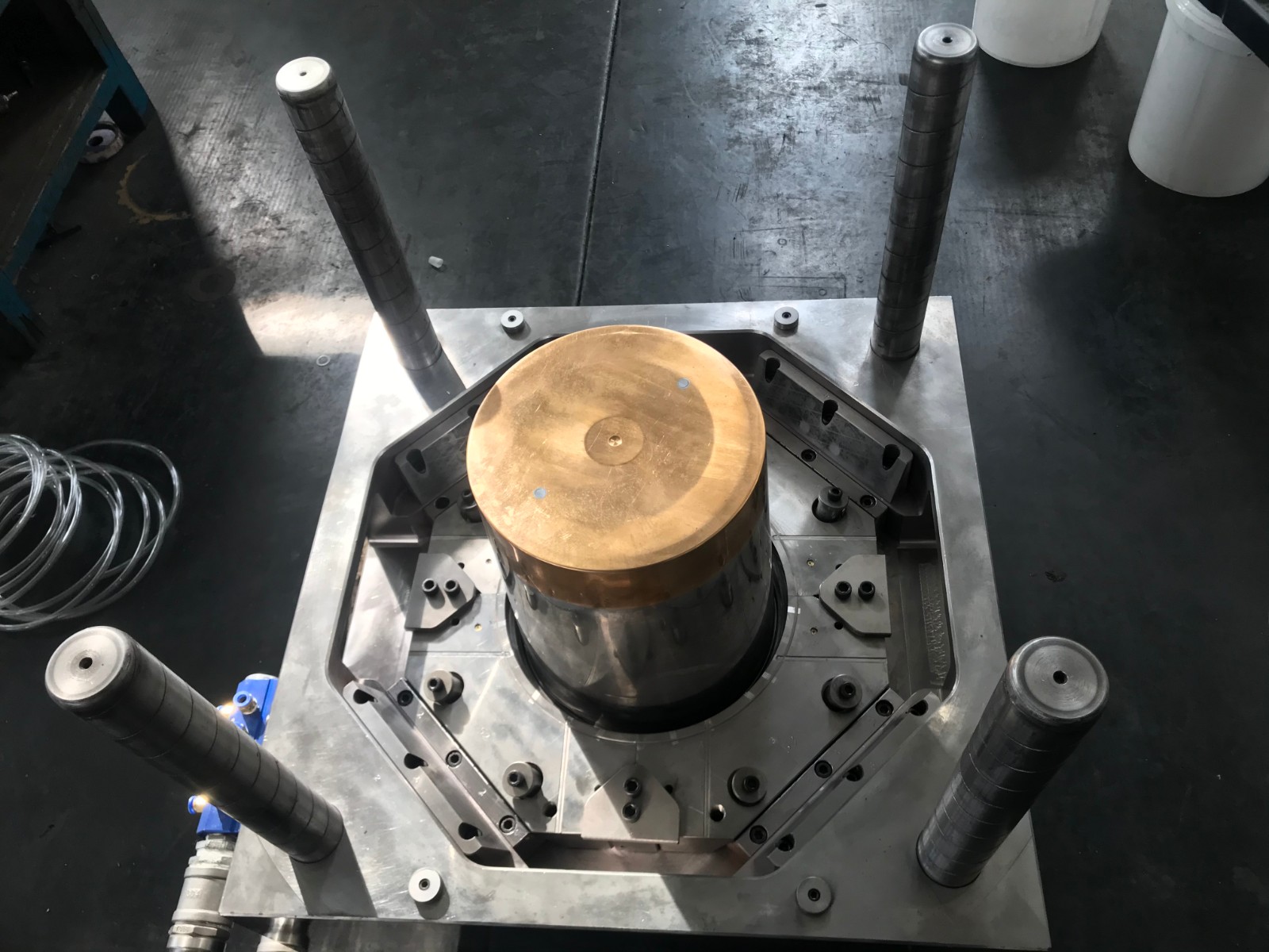 bucket mold - Image 2