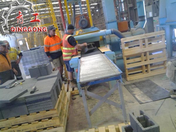 Building Blocks Shot Blasting Machine - Image 3