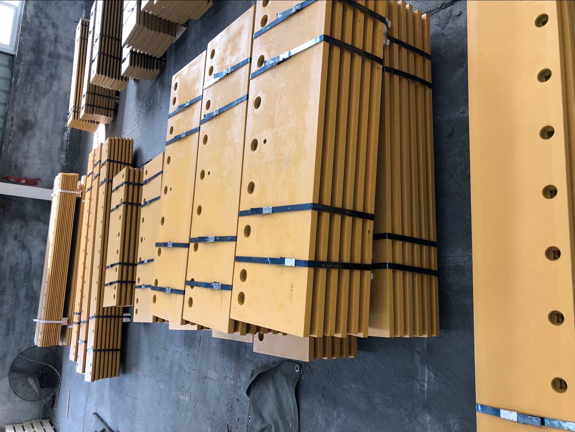 bulldozer cutting edges,end bits,ripper shank,segment group,tips,adapters,grader blades - Image 3
