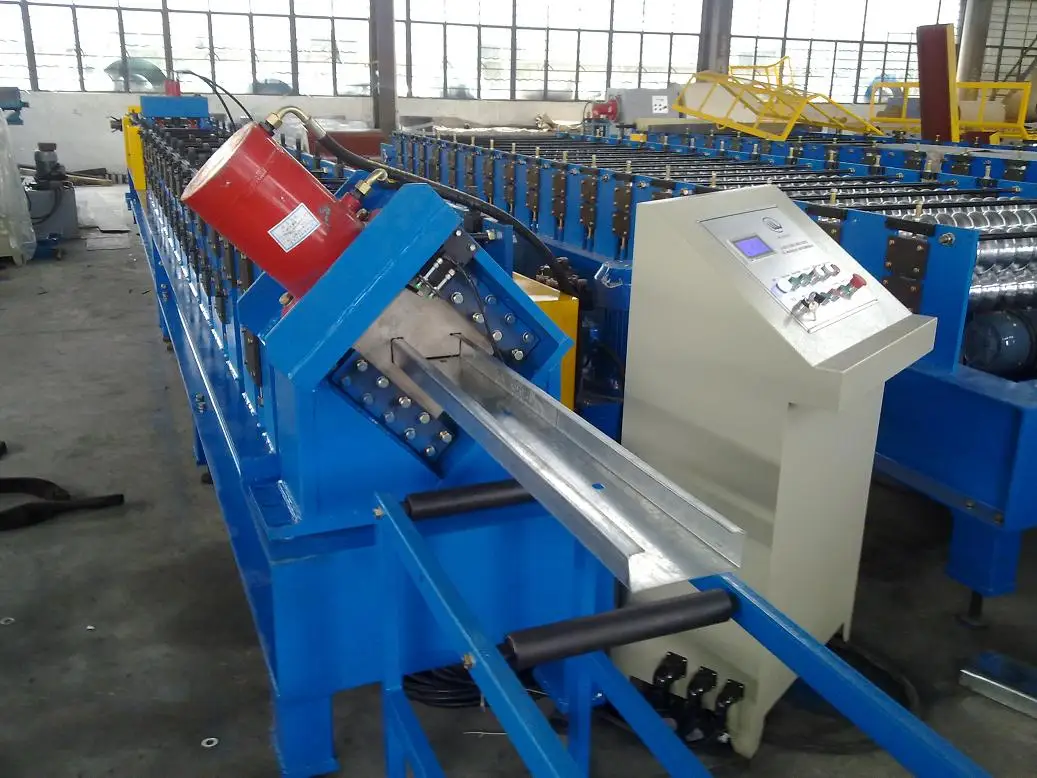 Cold roll forming machine with control panel
