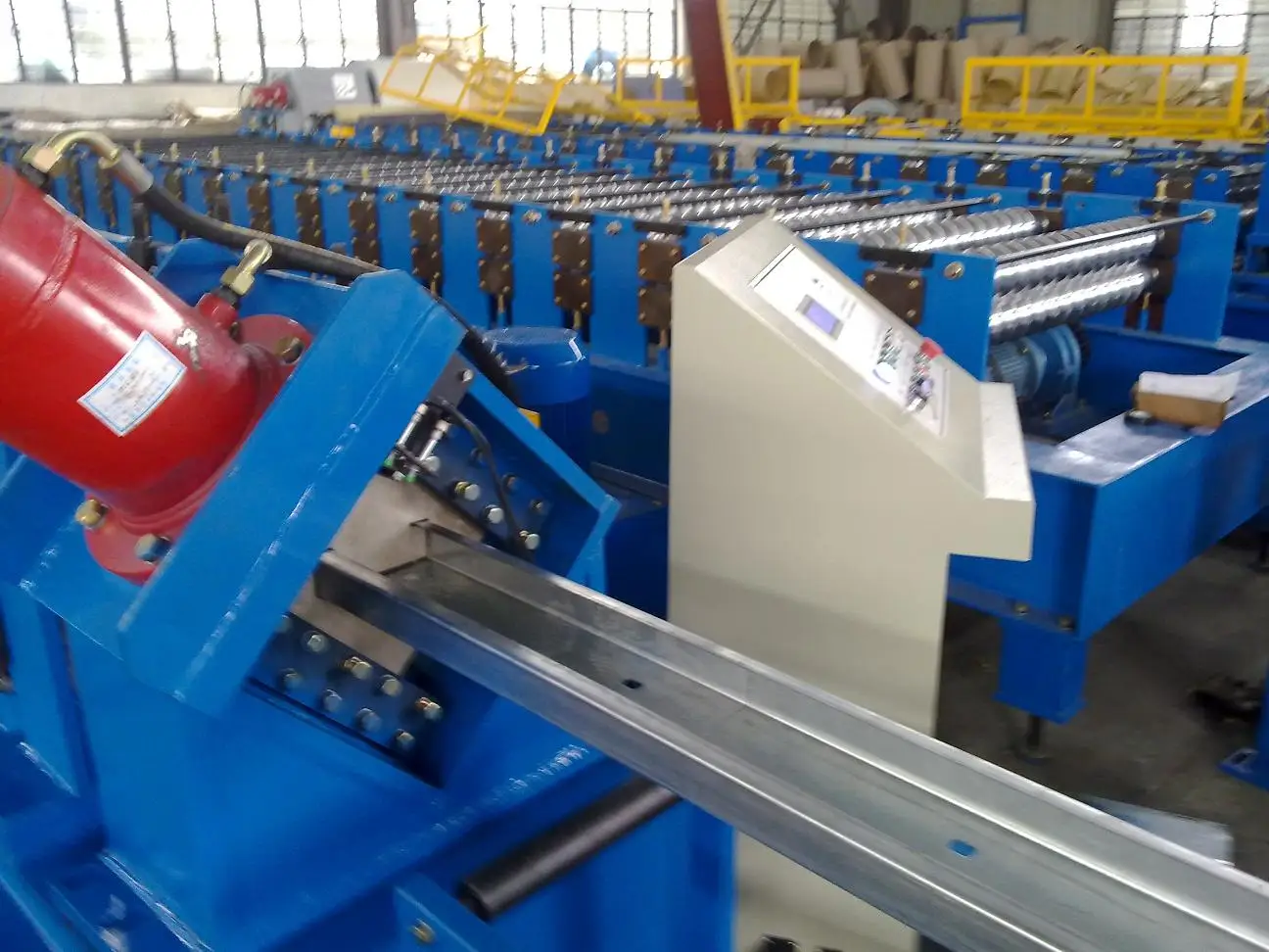 Hydraulic unit and roller stations