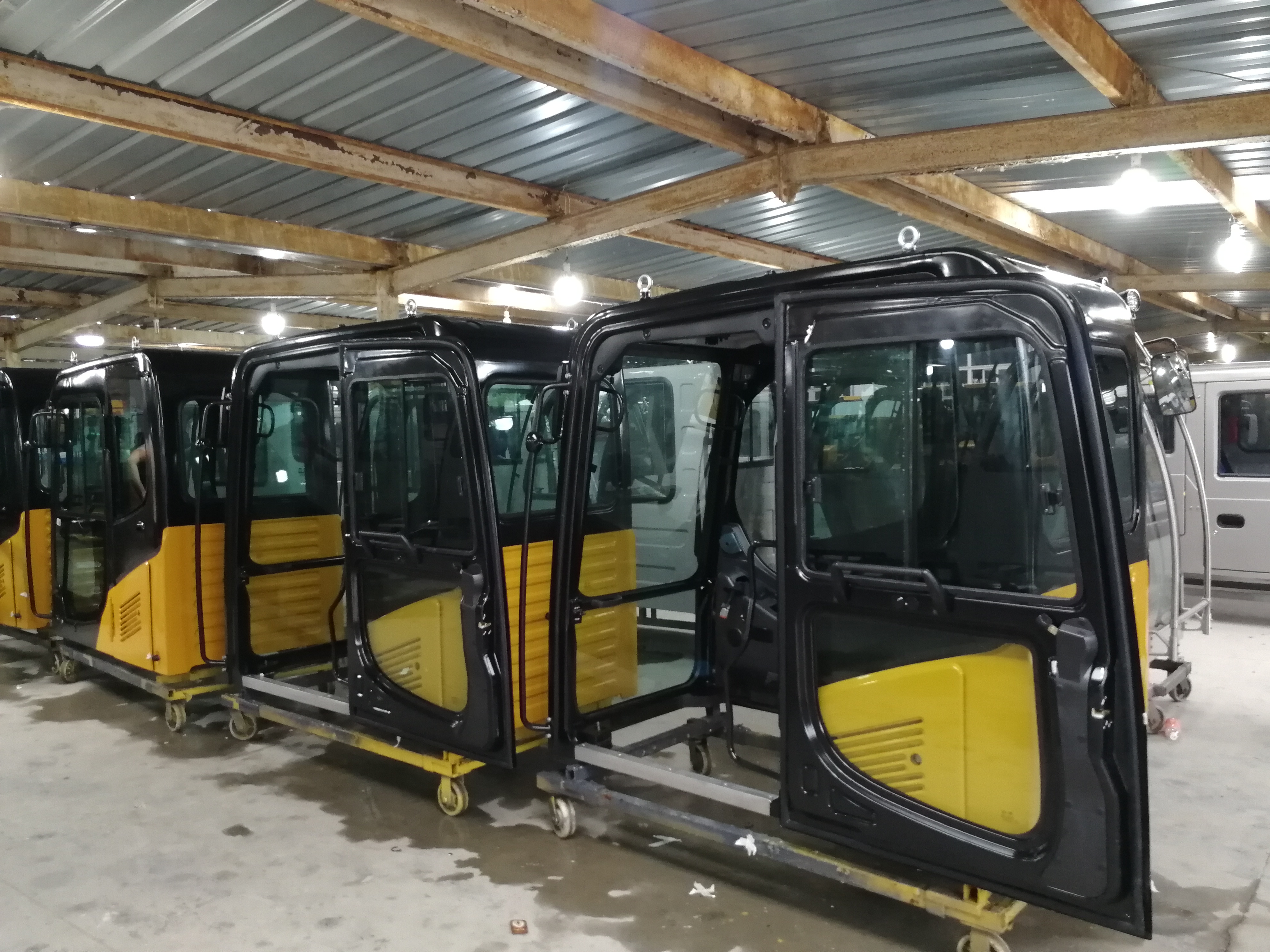 Heavy machinery operator cabins