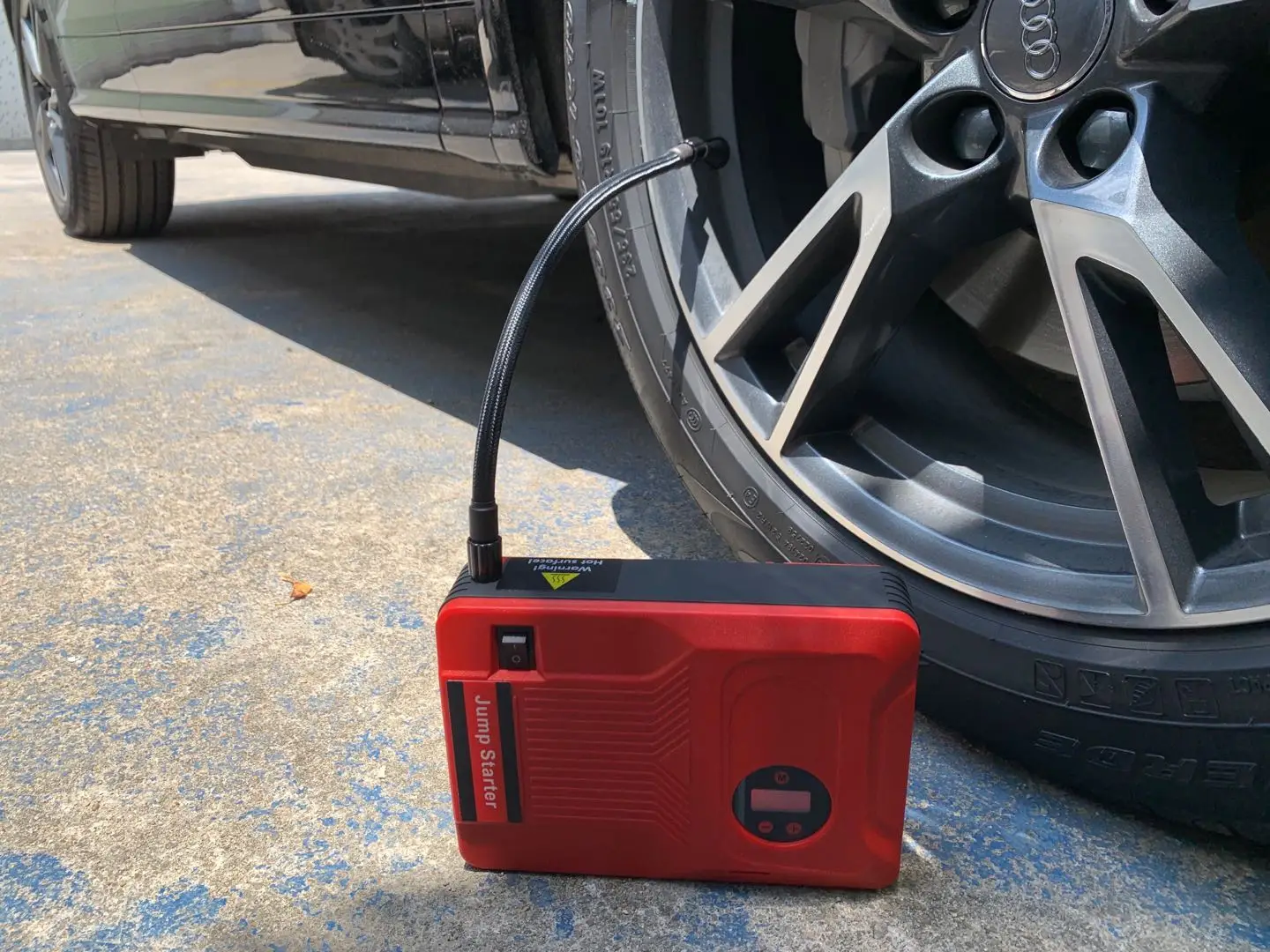 Integrated air compressor detail