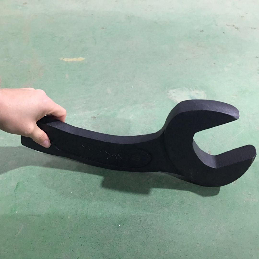 Carbon steel bent offset handle slogging open end spanner black finished DIN 75MM, - Image 3