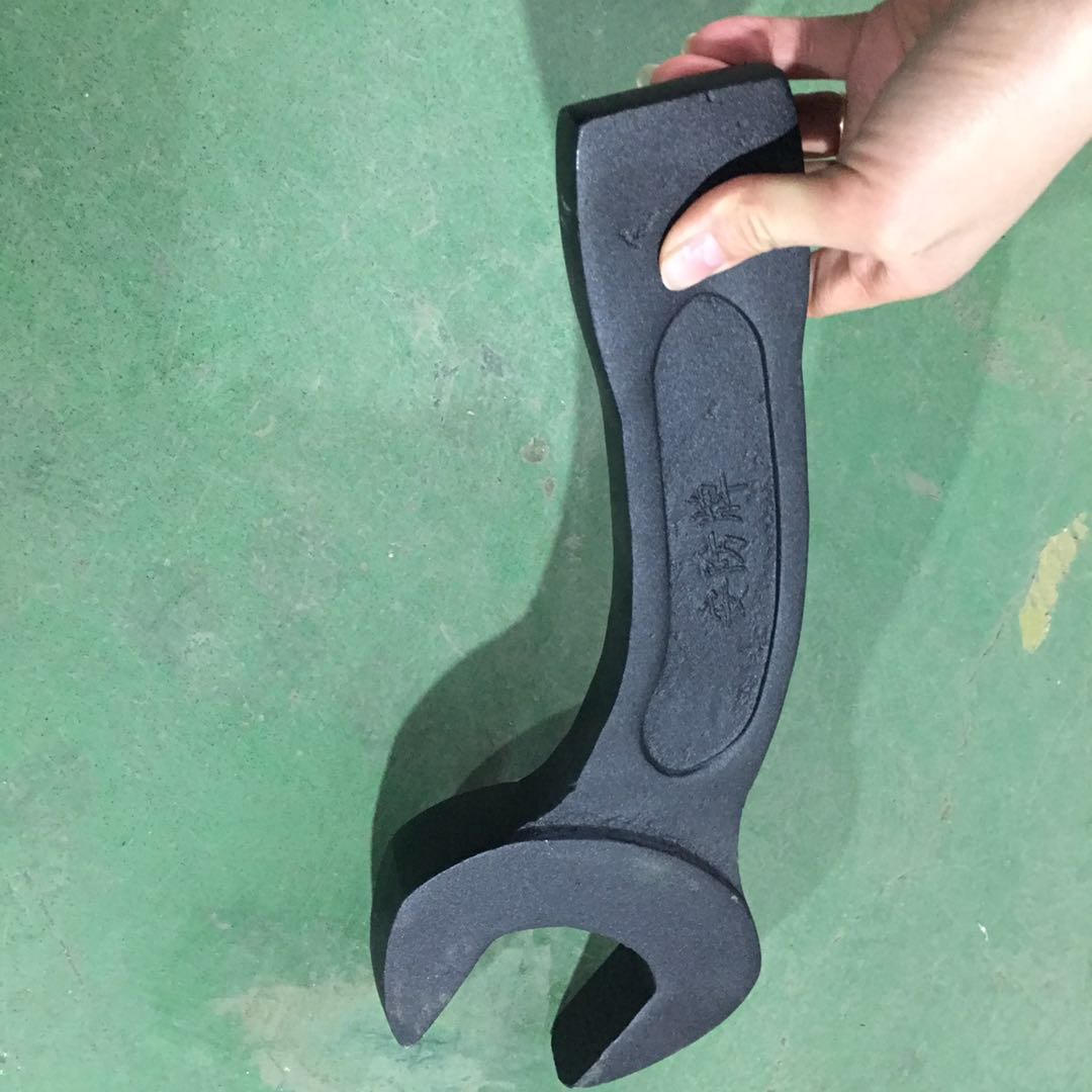 Carbon steel bent offset handle slogging open end spanner black finished DIN 75MM, - Image 2
