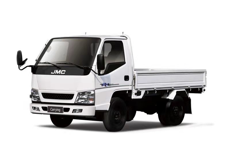 Front view of the commercial truck