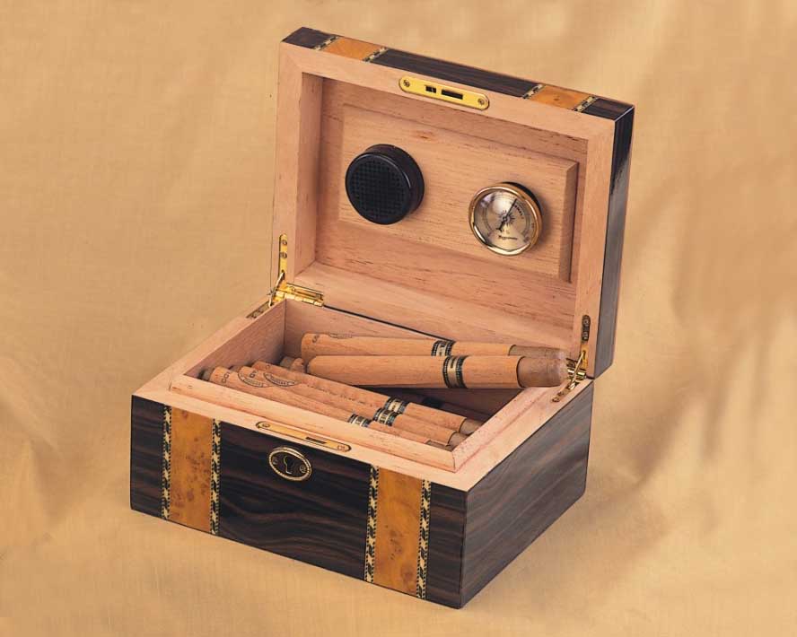 Cigar Humidor with Hygrometer and Humidifier