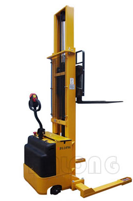 Electric Stacker for Material Handling