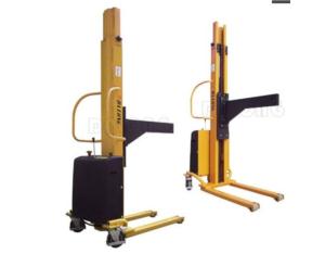 Semi-electric stacker for warehouse pallet handling