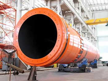 Heavy-duty industrial rotary dryer drum with supporting rollers