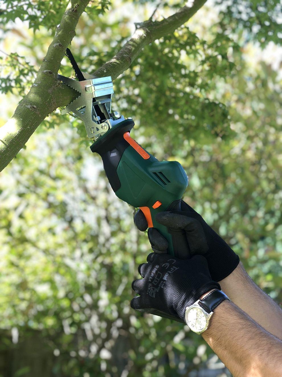 Handheld garden saw application