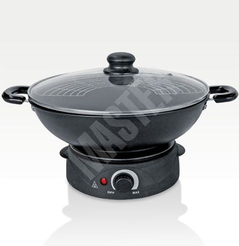 Round Cake Pan with Lid and Utensil Set