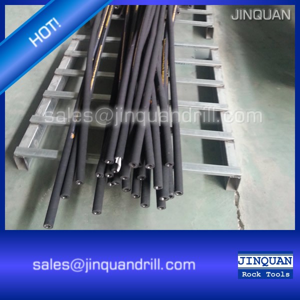 High-speed concrete vibrator with flexible rubber hose
