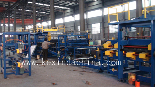 Roll forming machine stations