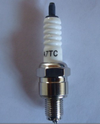 Red Porcelain Surface Spark Plug for Motorcycle Engines