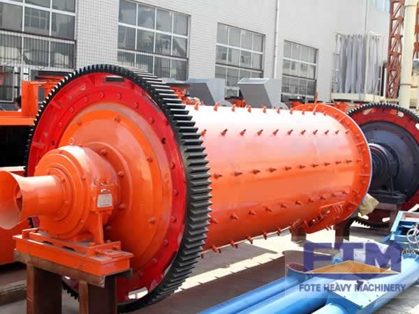 Industrial Chinaware Ball Mill Grinder with large rotating drum