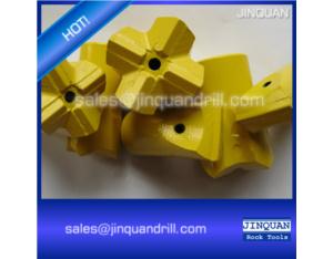 Rock drilling tool bit