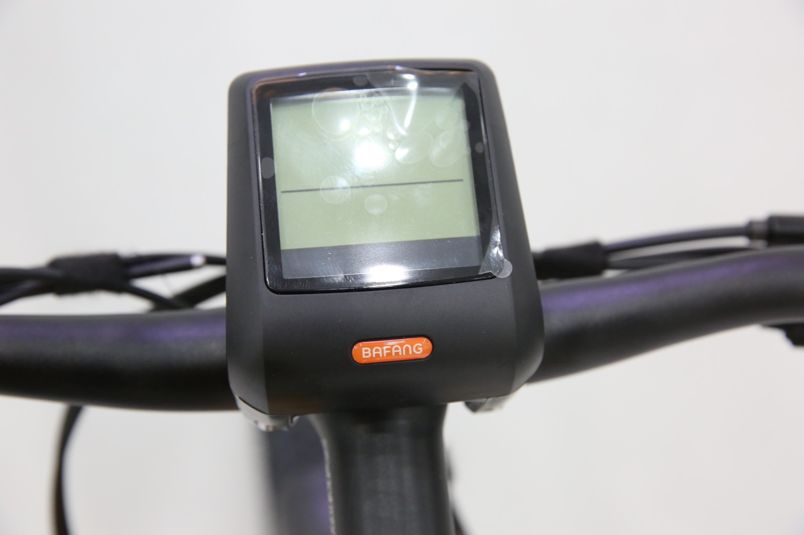 Electric City Bicycle with Integrated Battery