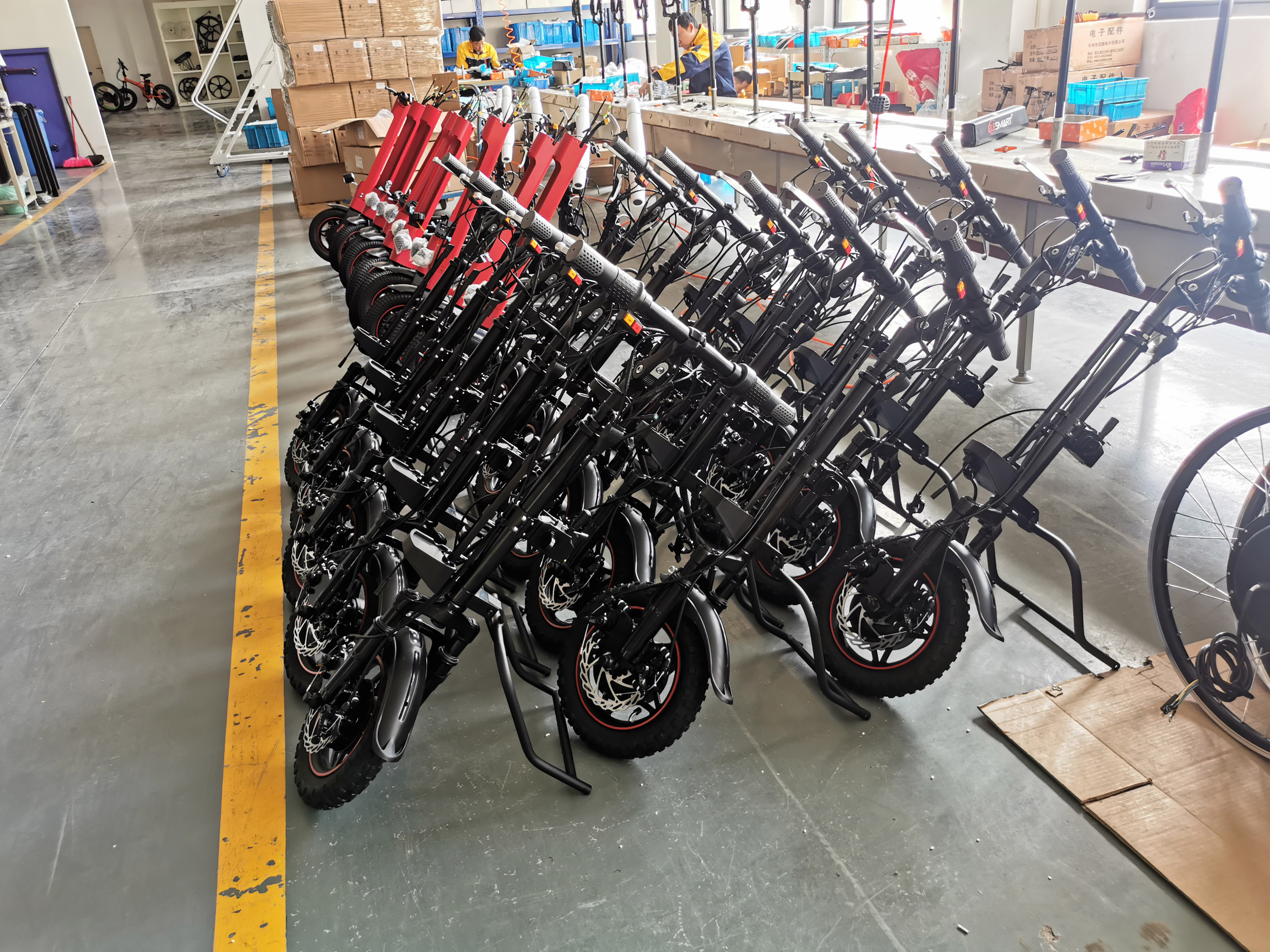 Side profile of the electric wheelchair handcycle attachment