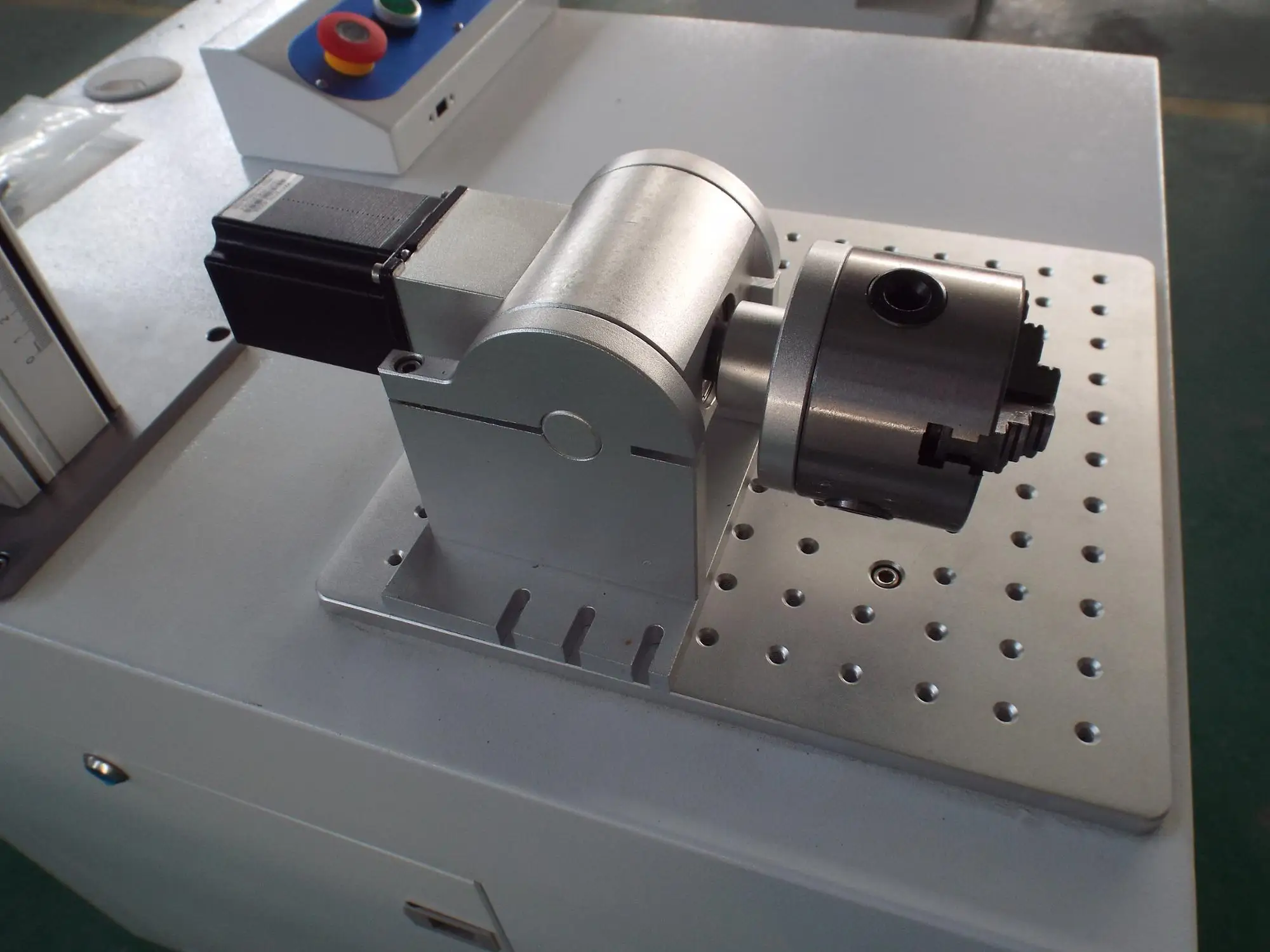 Rotary Attachment for Cylindrical Objects