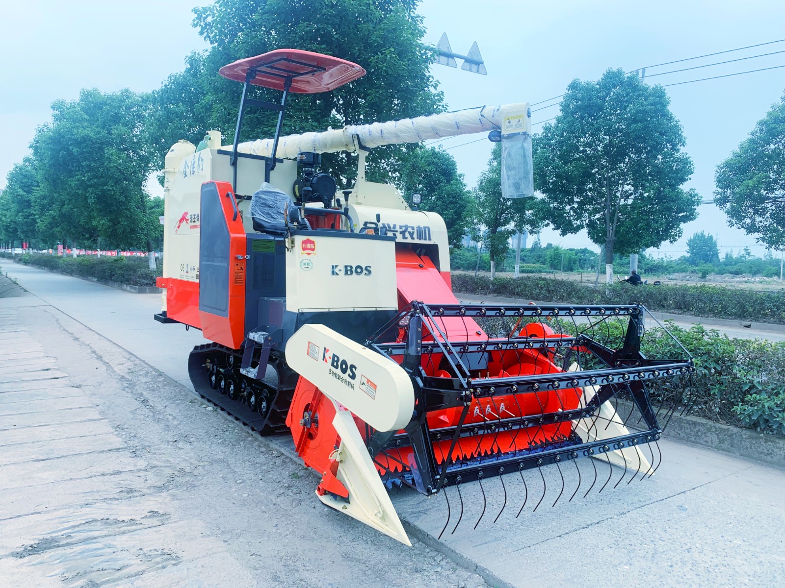 Combine Harvester Model 4LZ-5.0Z - Image 2