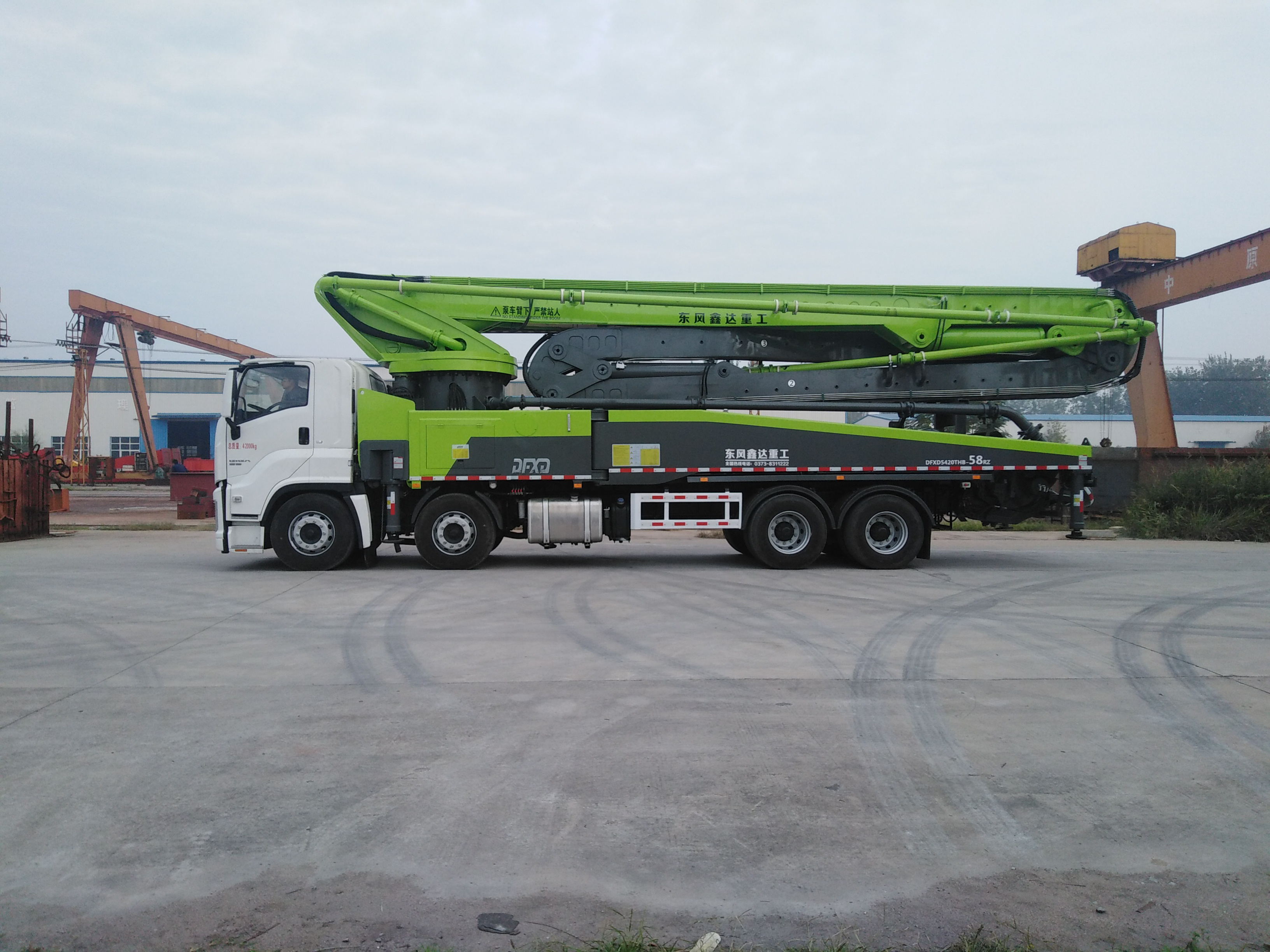 Concrete pump truck - Image 2