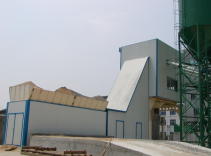 Material Processing Plant with Silo and Conveyor