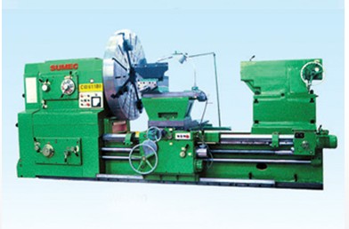 Heavy-Duty Lathe Machine