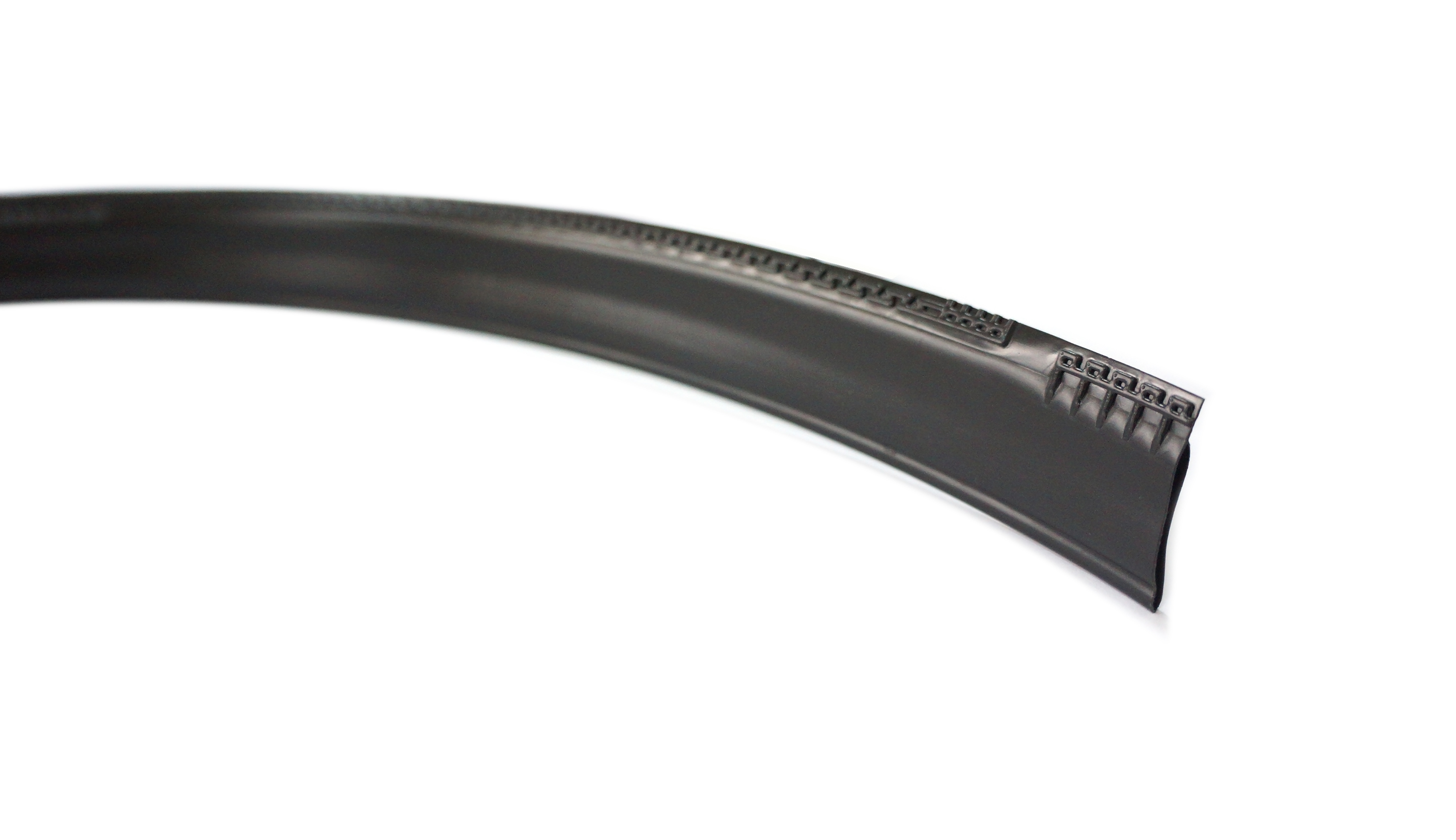 Single blade labyrinth drip irrigation tape roll