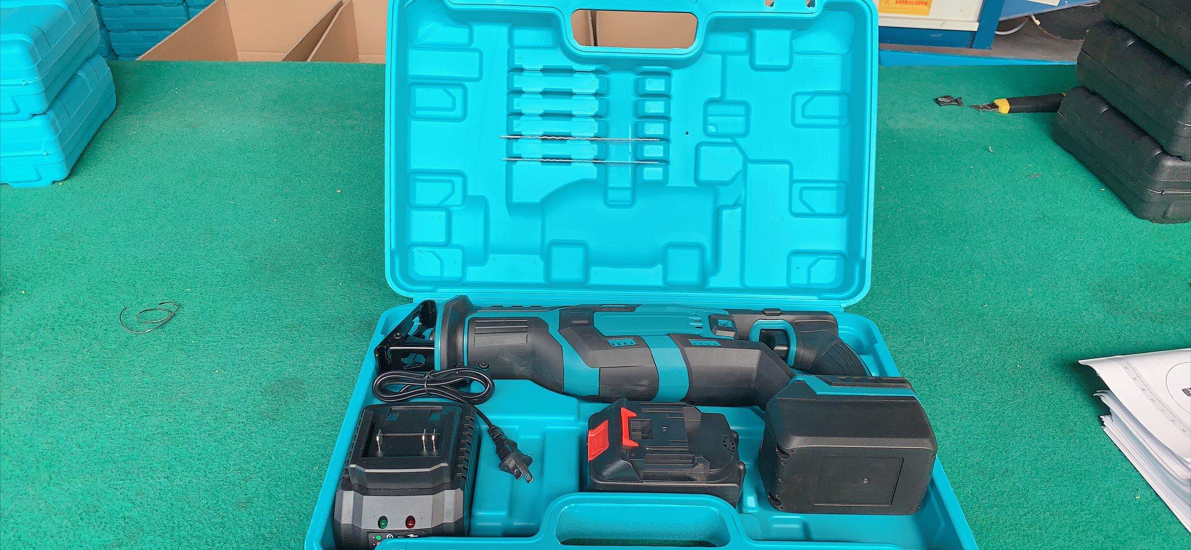 Cordless Reciprocating Saw Kit