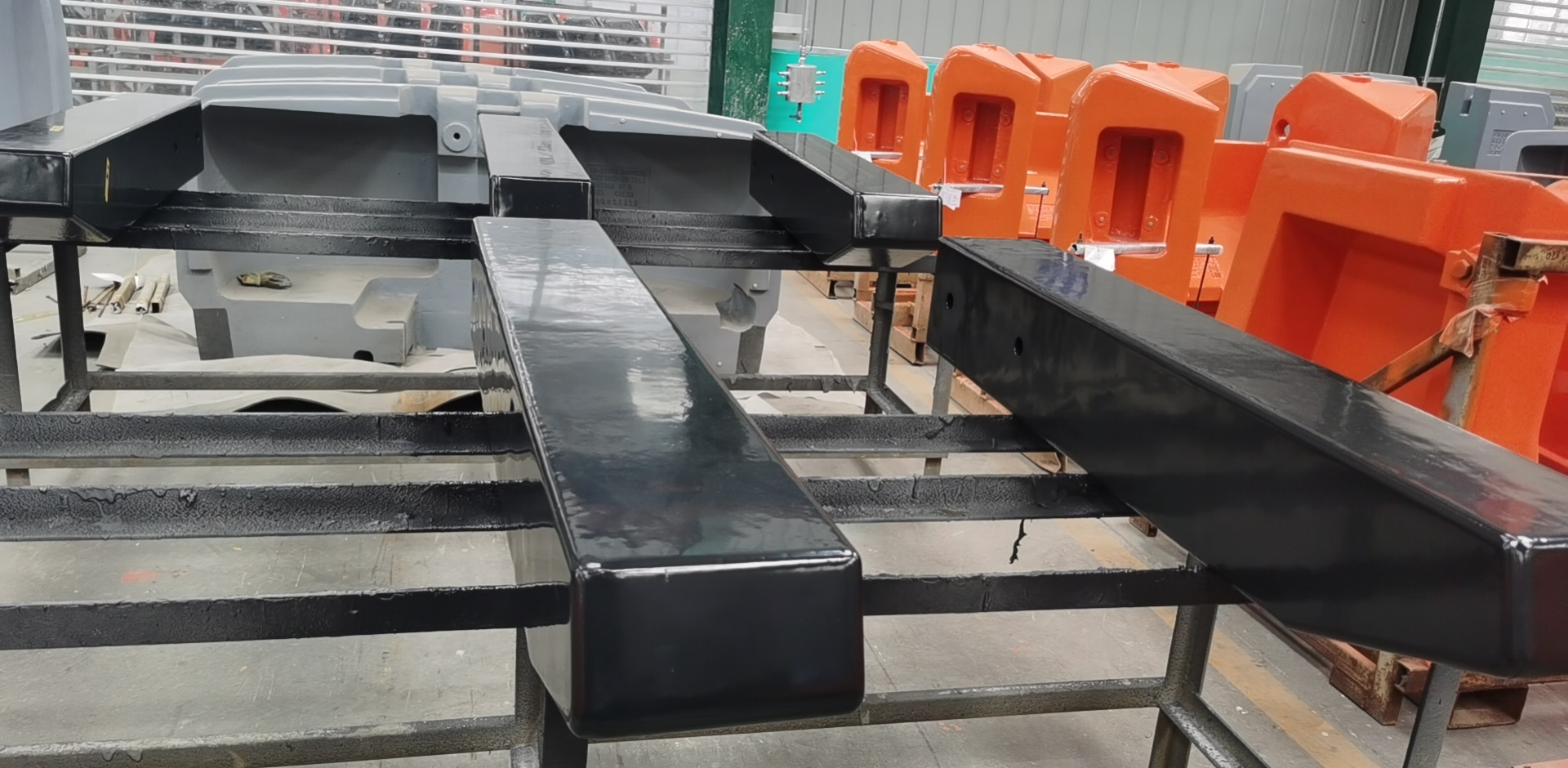 Counterweight for aerial work platform - Image 3