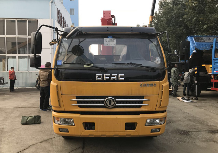 Crane Truck - Image 2