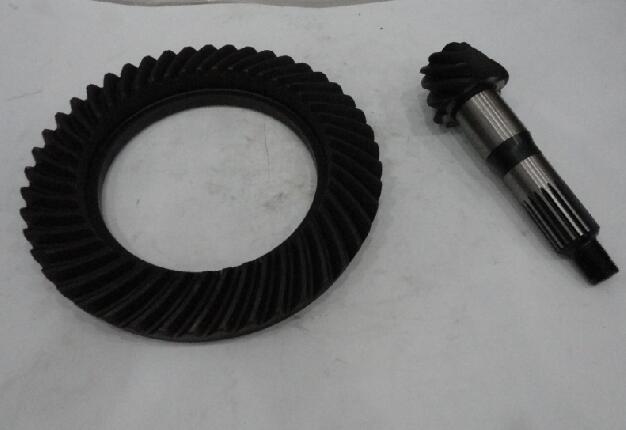 Crown and Pinion Gear Set for Automotive Transmissions