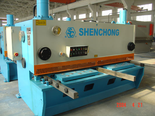 Hydraulic Metal Sheet Cutting and Bending Machine