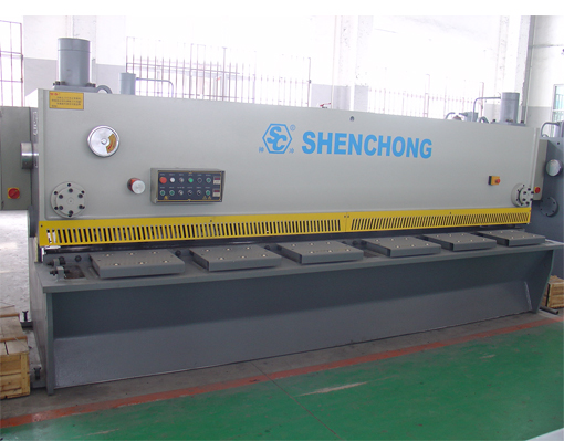 Metal Sheet Cutting and Folding Machine