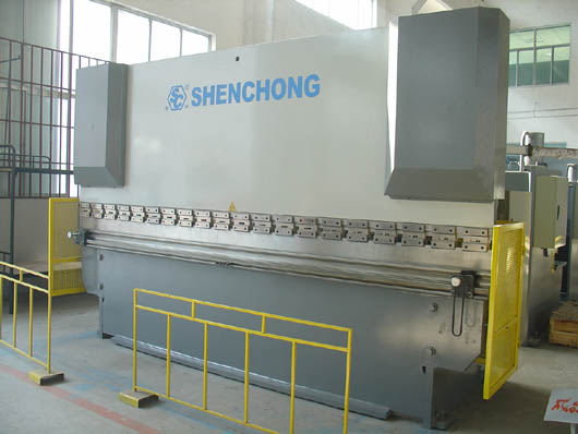 Metal Sheet Cutting and Folding Machine