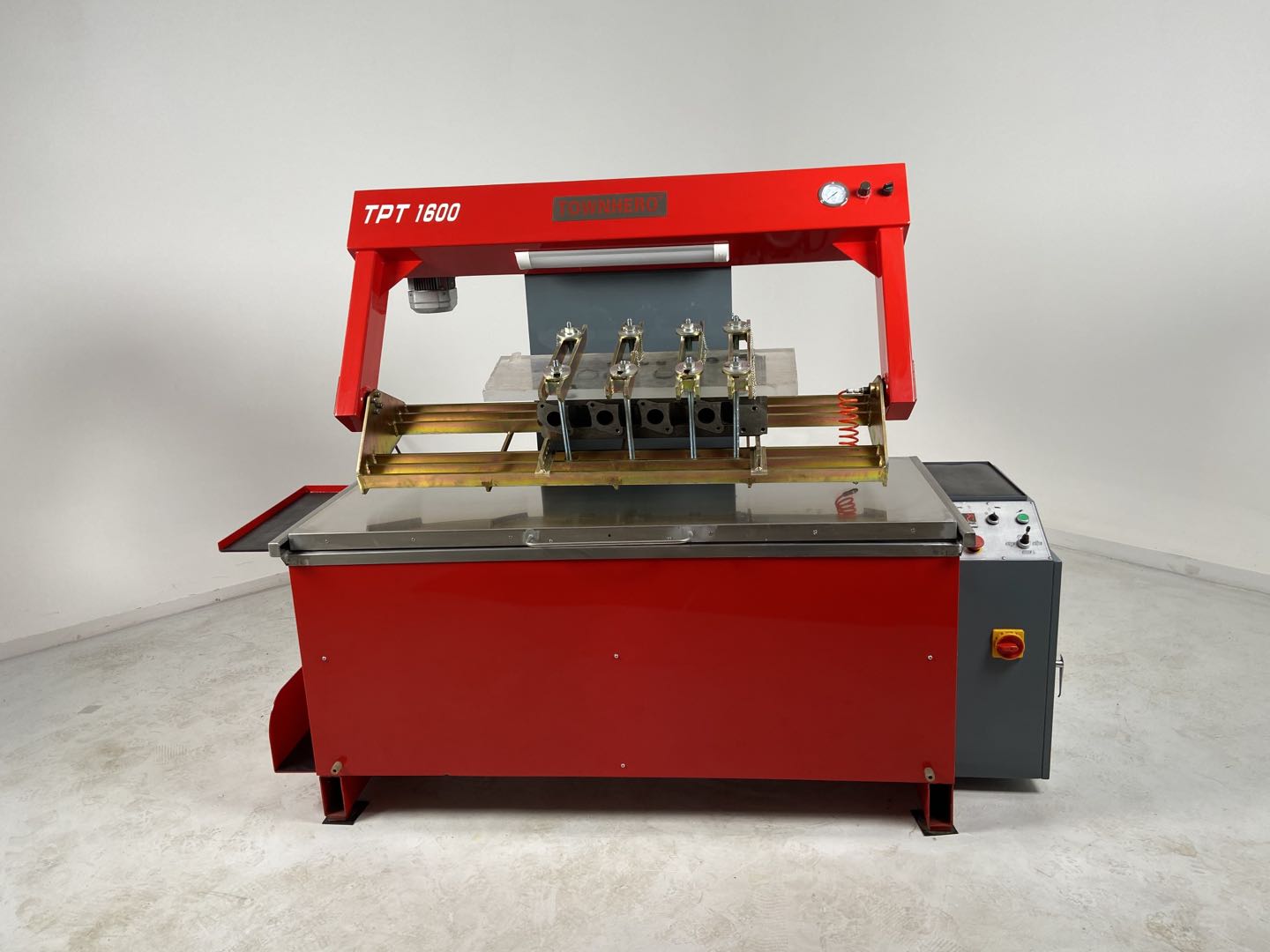 Cylinder Head Leak and Integrity Tester